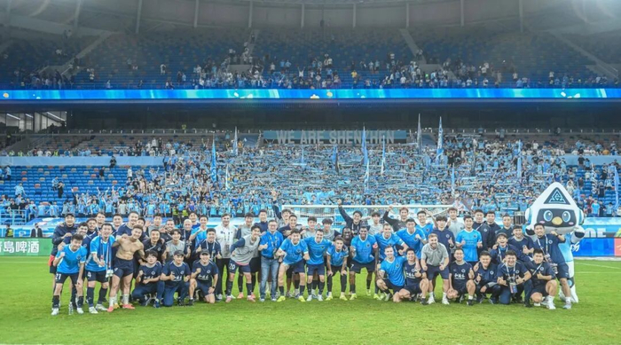 职业足球异地搬迁困境：政策扶持成生存关键