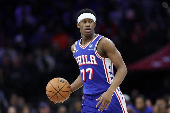 新秀埃奇库姆季后赛首秀砍30+10 创历史最年轻纪