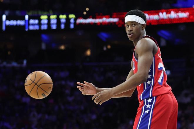 新秀埃奇库姆季后赛首秀砍30+10 创历史最年轻纪